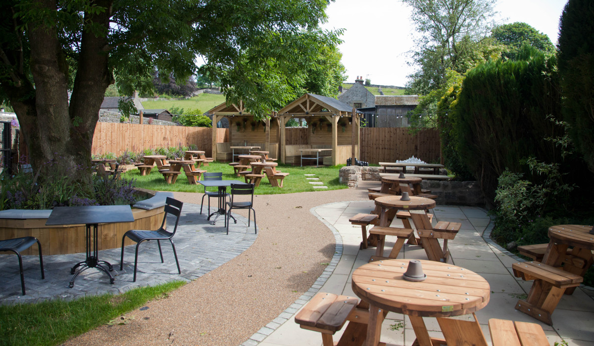 devonshire arms hartington best external seating 2